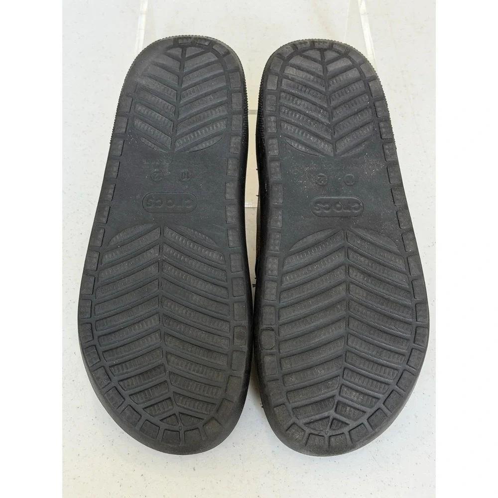 Crocs Classic Cozzzy Black Sandals Soft Fleece Lining Men's 10 Women's 12